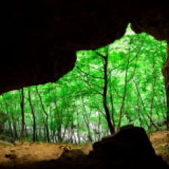 Blick aus der Höhle Kapljarka